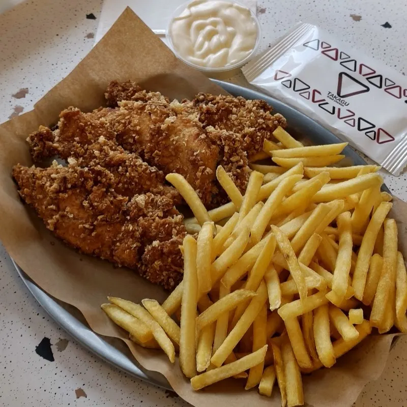 Kocaman Çıtır chicken fillet with fries at Takagu Fried Chicken